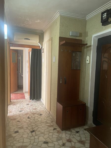 Mihai Bravu, Obor, Avrig ap. 2 camere.