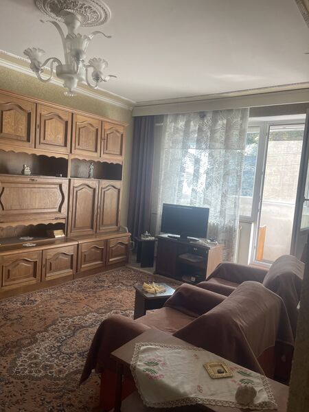 Mihai Bravu, Obor, Avrig ap. 2 camere.