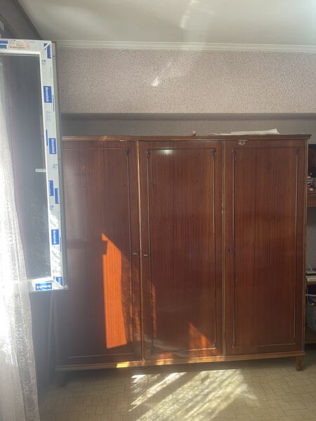 Mihai Bravu, Obor, Avrig ap. 2 camere.