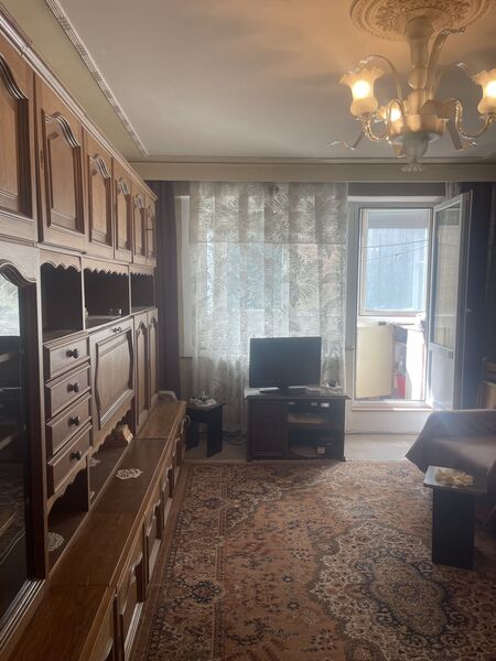 Mihai Bravu, Obor, Avrig ap. 2 camere.